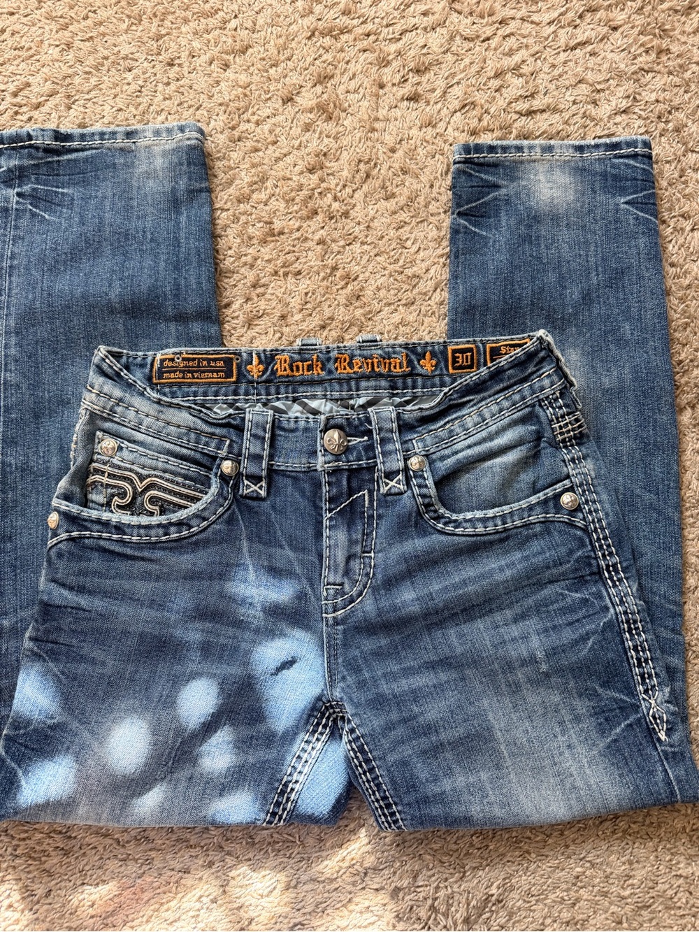 Rock Revival men’s Medium Blue Bootcut Jeans with Contrast Stitching